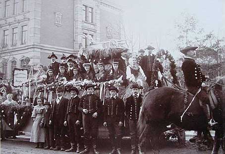 Dörfleser Festwagen: Einzug von Herzog Carl Eduard