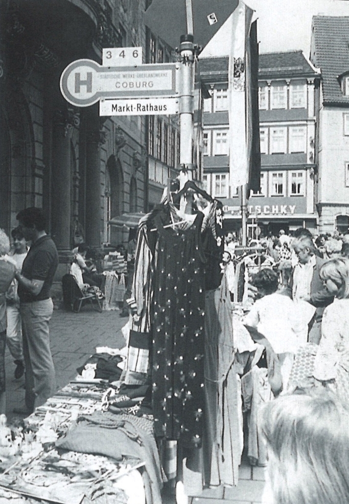 Marktstand vor dem Rathaus