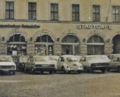Stadtcafé mit Parkplatz früher